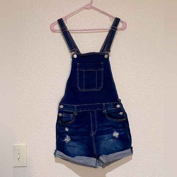 YMI Denim - YMI juniors size 9/29 dark denim short overalls